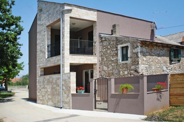 House | Exterior