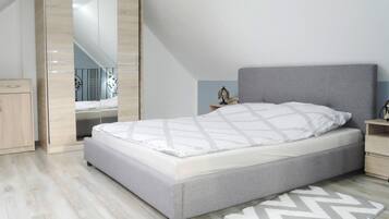 House | 3 bedrooms, individually furnished, bed sheets