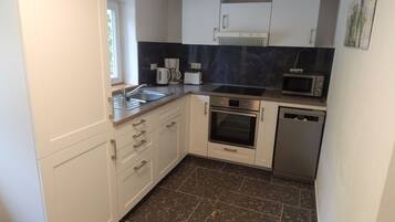 House | Private kitchen | Electric kettle, toaster, highchair