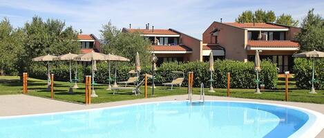 Appartement | Zwembad | Een buitenzwembad