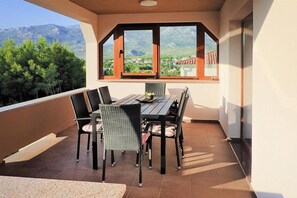 Apartment | Outdoor dining - Apartment in Rovanjska Near Velebit Mountains (Jasenice)