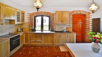 House | Private kitchen | Highchair