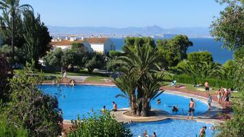 Apartment | Pool | Outdoor pool