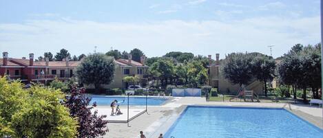Apartment | Pool | Outdoor pool