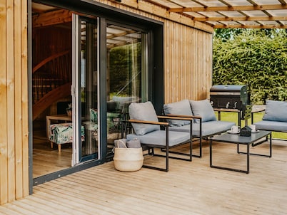 House in Nadole With Private Beach & Jacuzzi