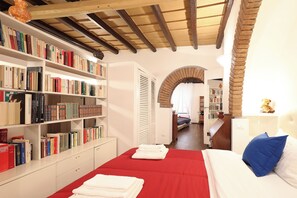1 bedroom, iron/ironing board, travel crib, free WiFi - Loft in Rome Termini-Colosseum (Roma)