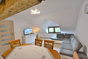 Apartment | Living area - Spacious Holiday Apartment With a Large Terrace (Kołobrzeg)