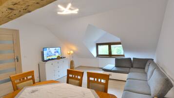 Apartment | 1 bedroom, individually furnished, bed sheets