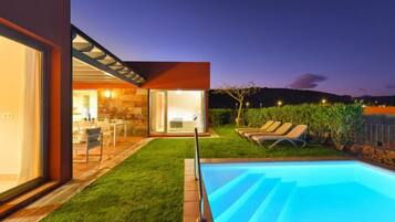 Villa | Pool | Indoor pool, outdoor pool