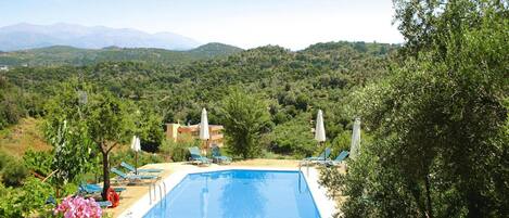 Apartment | Pool | Outdoor pool