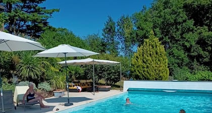 Charming Glamping tent in quiet place, with swimming pool, bathroom and kitchen