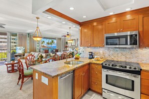 Fridge, microwave, oven, stovetop - Ocean View steps from beach, dining, shopping 464 (Lahaina)