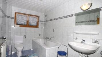 Apartment | Badezimmer