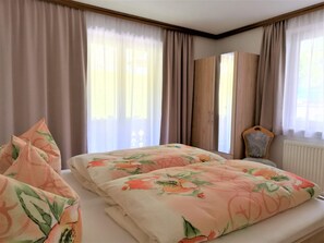 Apartment | 3 bedrooms, bed sheets