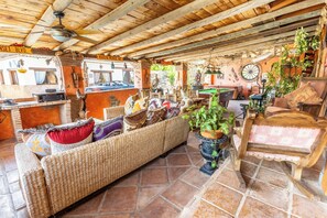 Cabaña | Zona de estar | Una chimenea