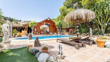 Cabaña | Piscina | Una piscina al aire libre