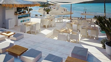 Apartment | Outdoor dining