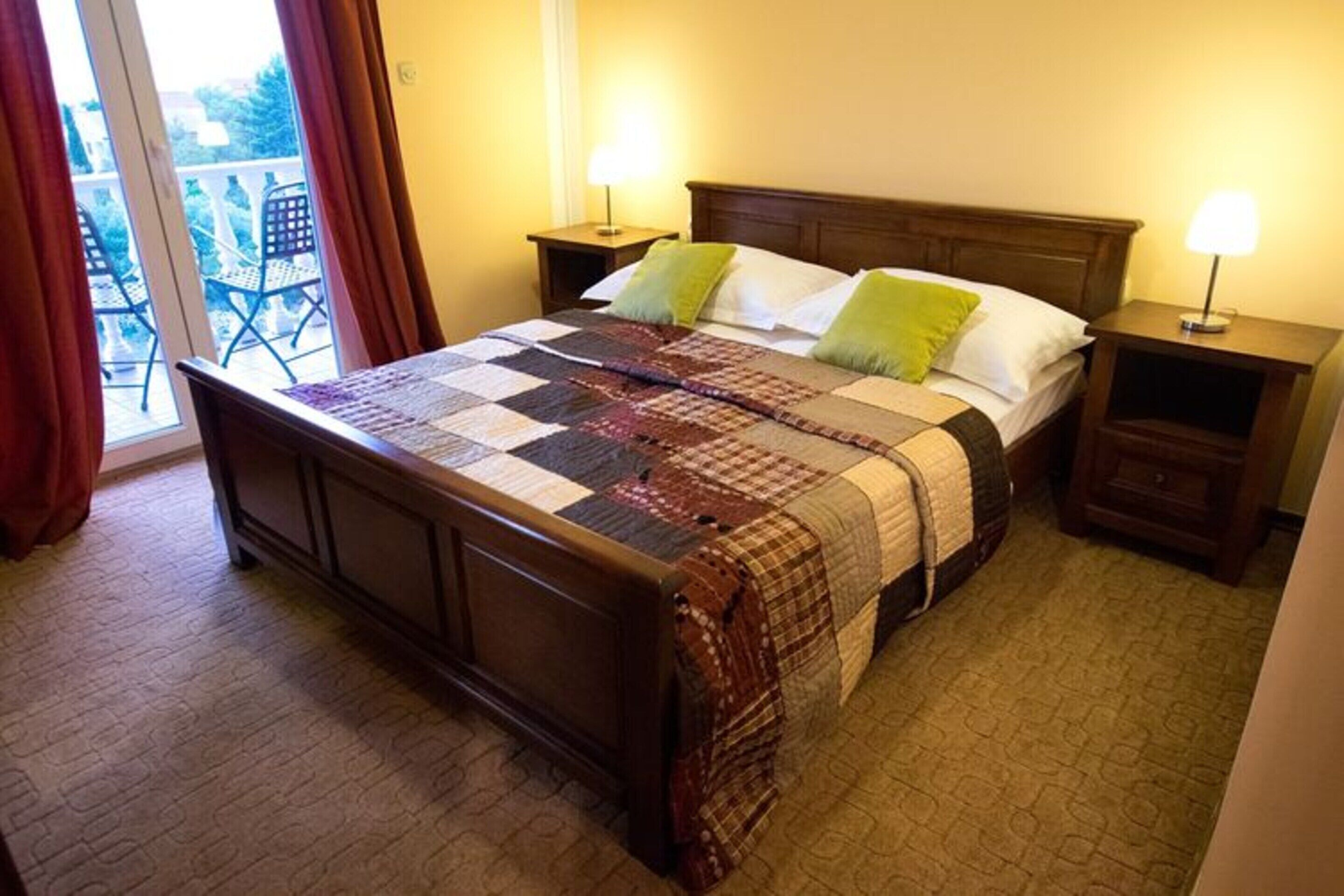 Apartamento | 4 quartos, individualmente mobiliados