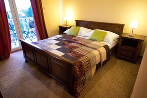 4 habitaciones y muebles diferentes
