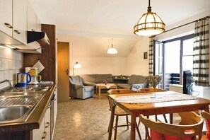Apartment | Private kitchen | Highchair - Ferienanlage Backerwiese in Neuschonau (Neuschoenau)