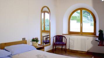 Apartemen | 2 kamar tidur dan dilengkapi dengan perabotan berbeda-beda