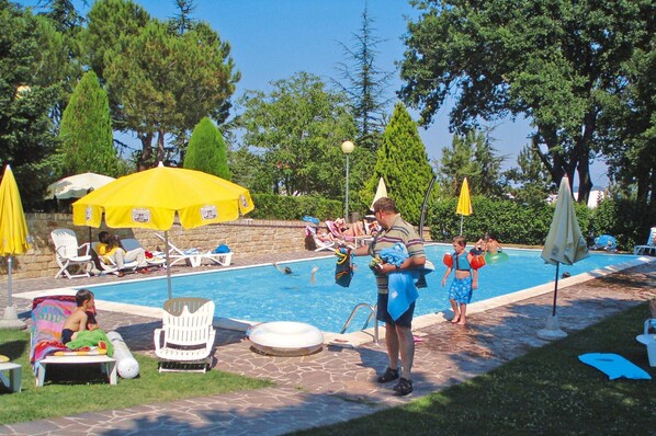 Apartment | Pool | Outdoor pool