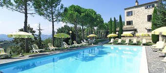 Hotel in Marche With Scenic Hiking Trails