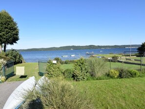 House | Exterior - House With Private Beach by the Lake, Whirlpool (Gniewino)