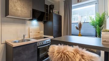 Apartment | Private kitchen | Electric kettle, toaster