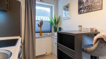 Apartment | Private kitchen | Electric kettle, toaster