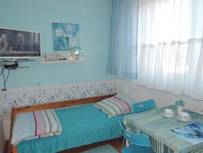 Apartment - Holiday Home in Dziwnowek Near Clean Beach (Dziwnów)
