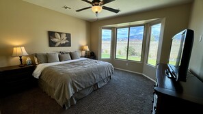 4 slaapkamers, een bureau, gratis wifi, beddengoed