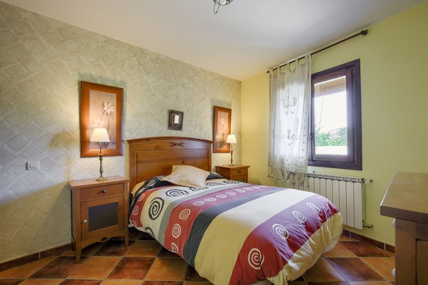 Bed,Bird's eye view,Photo of the whole room,Pool view