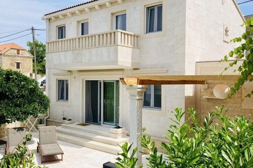 Holiday Home Buggi, Sumartin