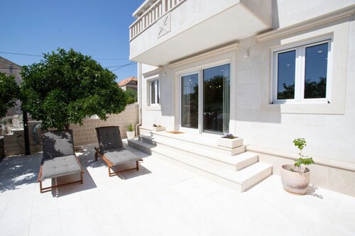 Holiday Home Buggi, Sumartin