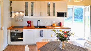 House | Private kitchen | Electric kettle, toaster, high chair