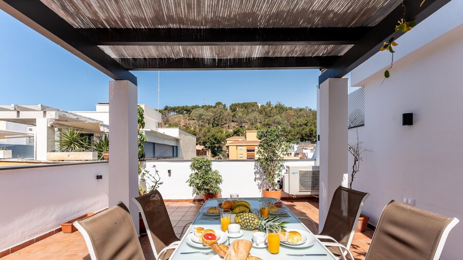 Faro's Malaga Citylights - Amazing Roof Terrace