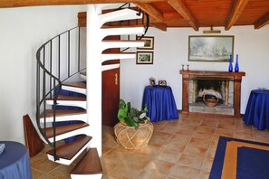 House | Living room - Holiday Home With Private Pool in Barcelos (Barcelos)