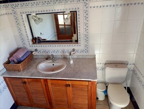 Bathroom - Spacious Bungalow in El Paso for Family (El Paso)