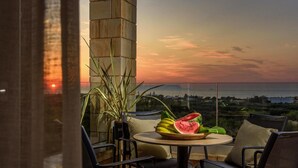 Villa | Dining - Villa With Private Pool in Chersonissos (Hersonissos)