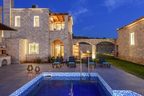 Pool - Villa With Private Pool in Chersonissos (Hersonissos)