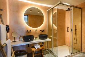 Villa | Bathroom