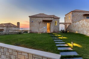 Villa | Exterior