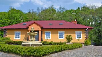 Villa | Exterior