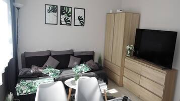 Apartment | Dining