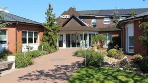 Front of property - Wolfsburg Sandkamp Hotel by Belvilla (Wolfsburg)