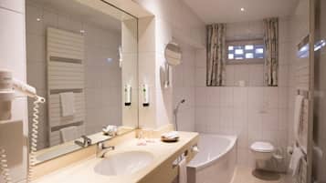 Standard-Doppelzimmer | Badezimmer | Haartrockner, Handtücher