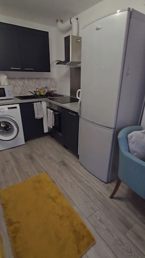 Apartemen | Dapur pribadi | Lemari es, microwave, oven, dan kompor