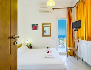 3 bedrooms, individually furnished - Holiday Home, Marathokefala Near Kolimbari (Platanias)