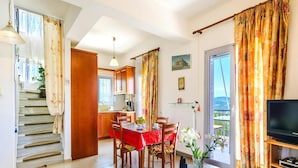 House | Dining - Holiday Home, Marathokefala Near Kolimbari (Platanias)